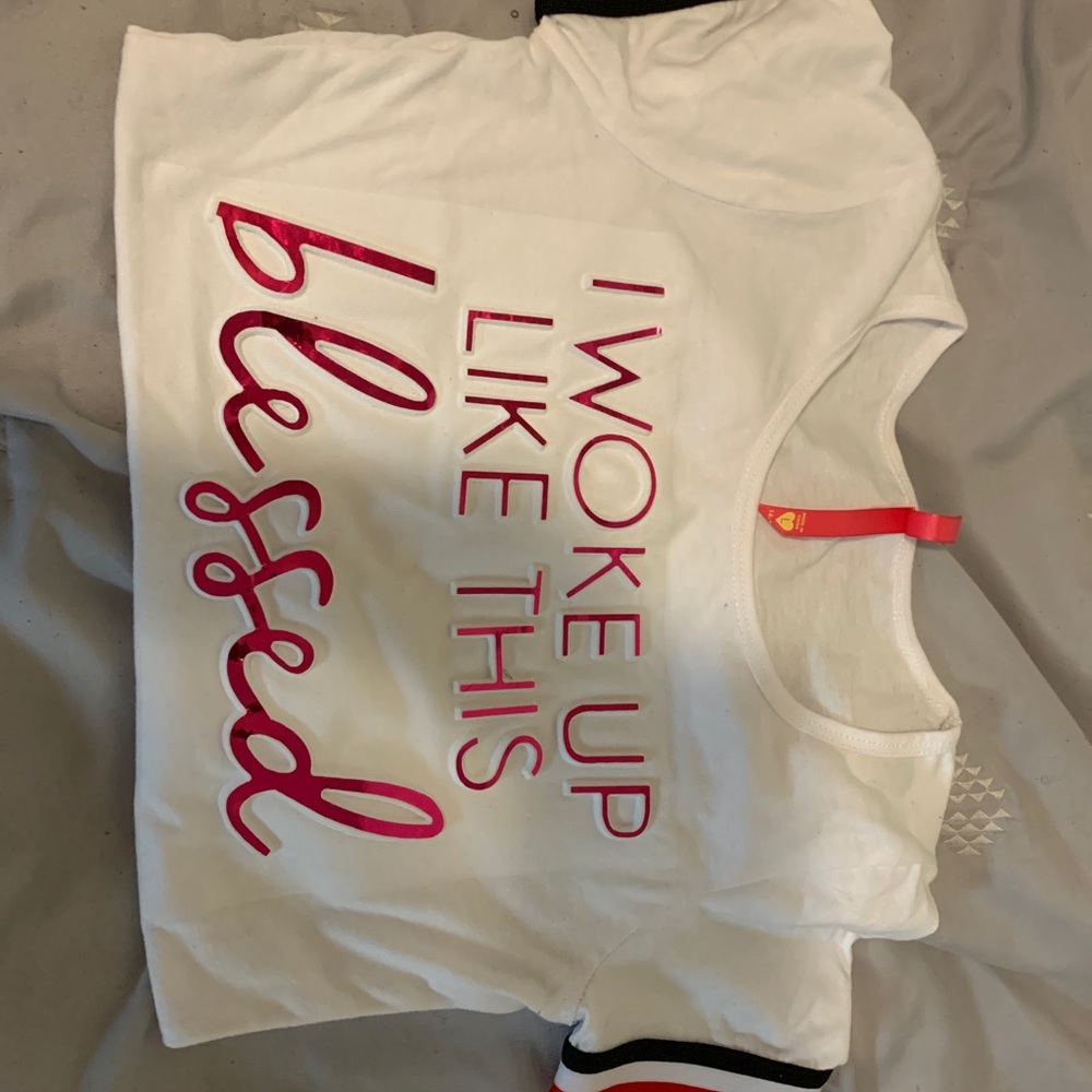 white graphic tee